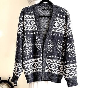 Vintage Fair Isle Cowichan style Ski Apres Ski Cardigan Wool Blend Sweater 90’s
